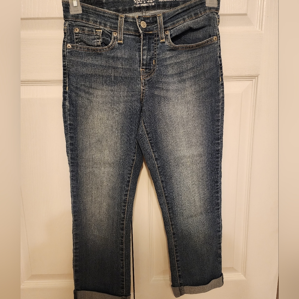Levi Capri